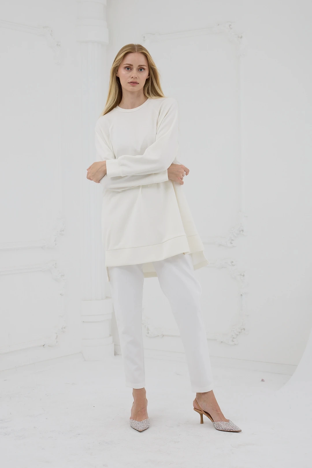 Tüy Detaylı Taşlı Sweatshirt