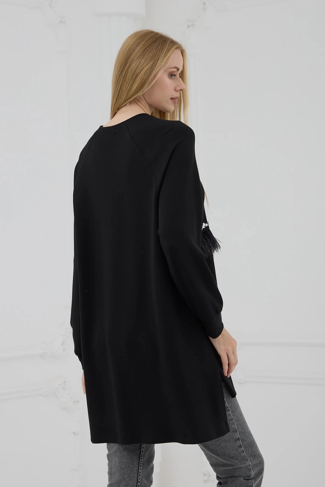 Tüy Detaylı Taşlı Sweatshirt