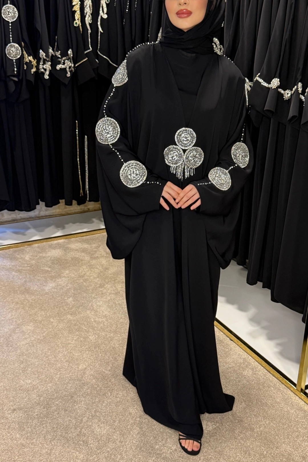 Arkadan Fermuarlı Balon Kol Abaya