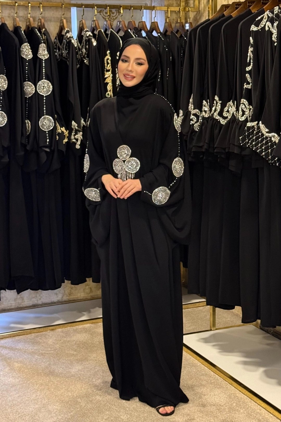 Arkadan Fermuarlı Balon Kol Abaya