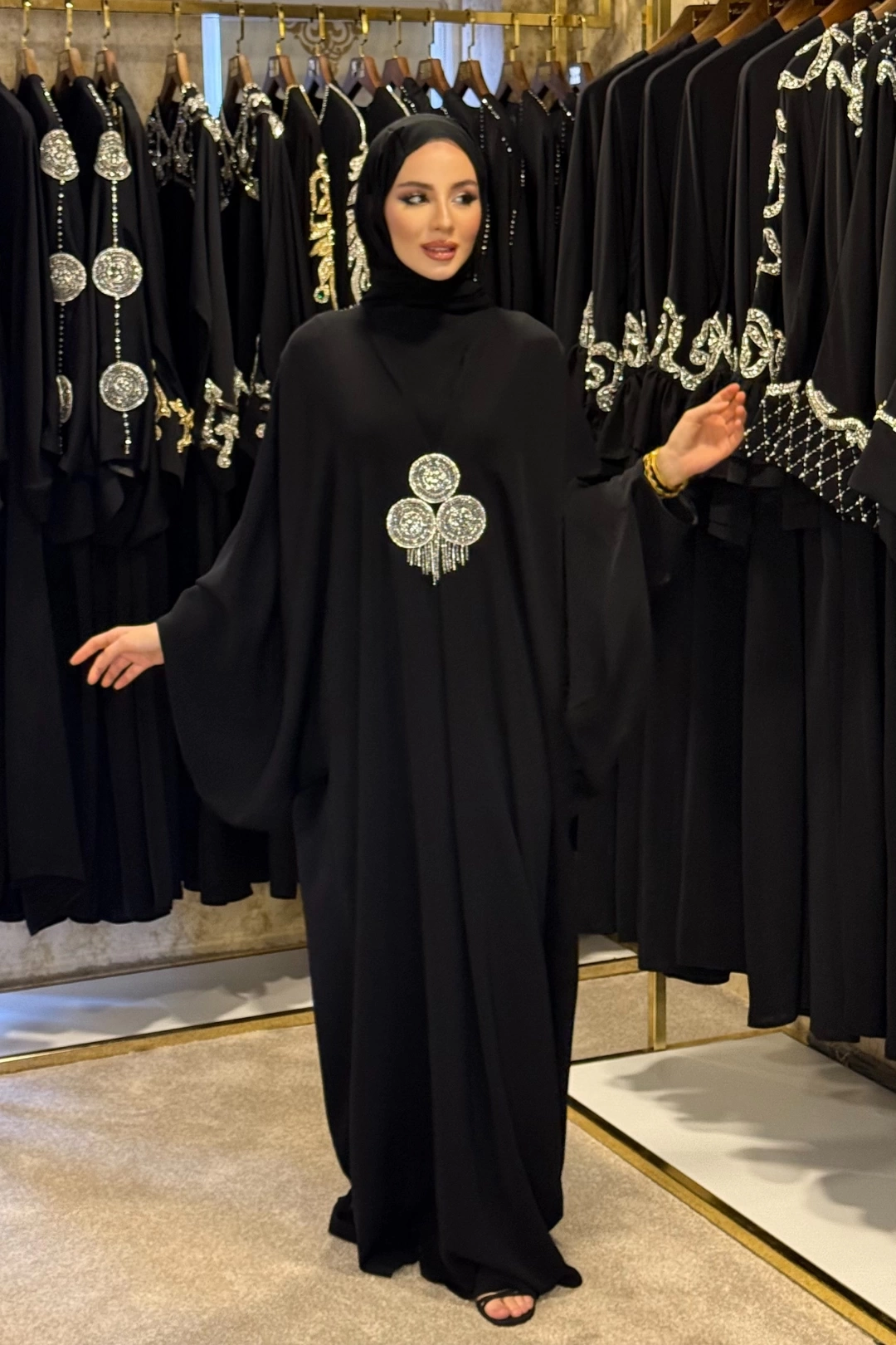 Arkadan Fermuarlı Balon Kol Abaya