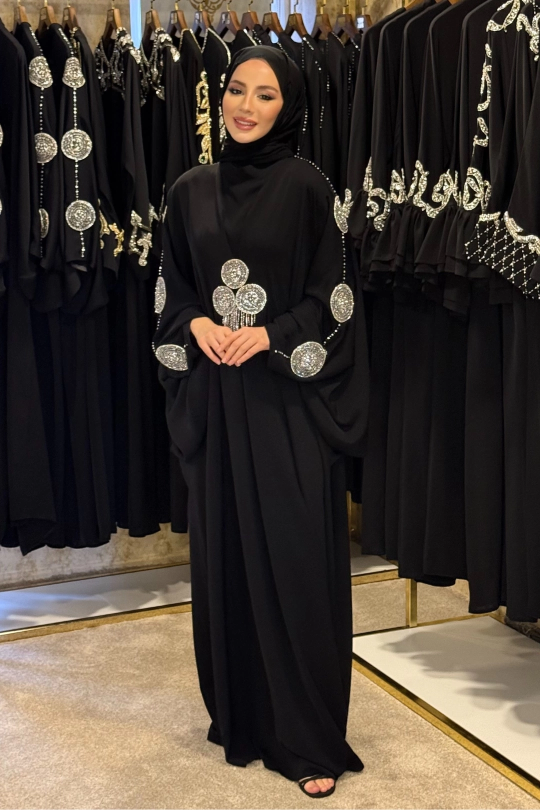 Arkadan Fermuarlı Balon Kol Abaya