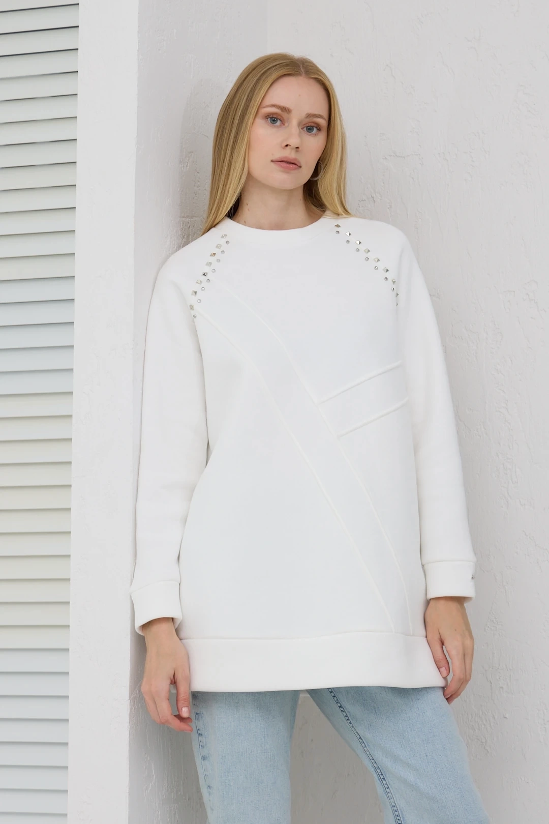 Taş Detaylı Parçalı Sweatshirt