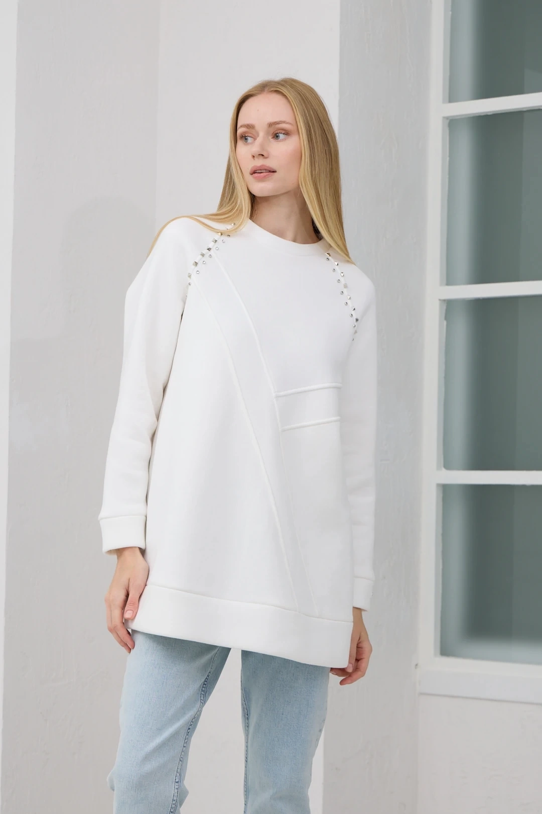 Taş Detaylı Parçalı Sweatshirt