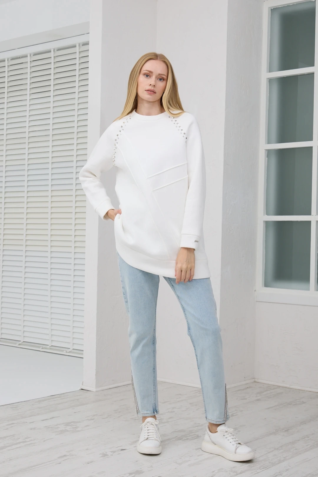Taş Detaylı Parçalı Sweatshirt