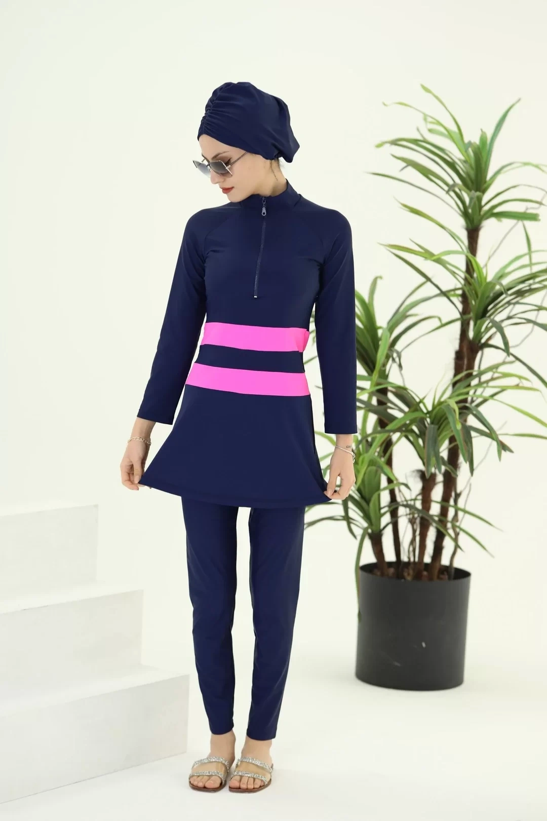 لباس شنا لیکرا با نوار دور کمر سرمه‌ای