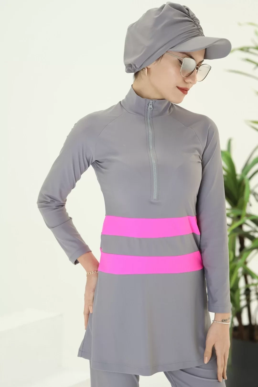 Costume da bagno in lycra con dettaglio a fascia in vita grigio