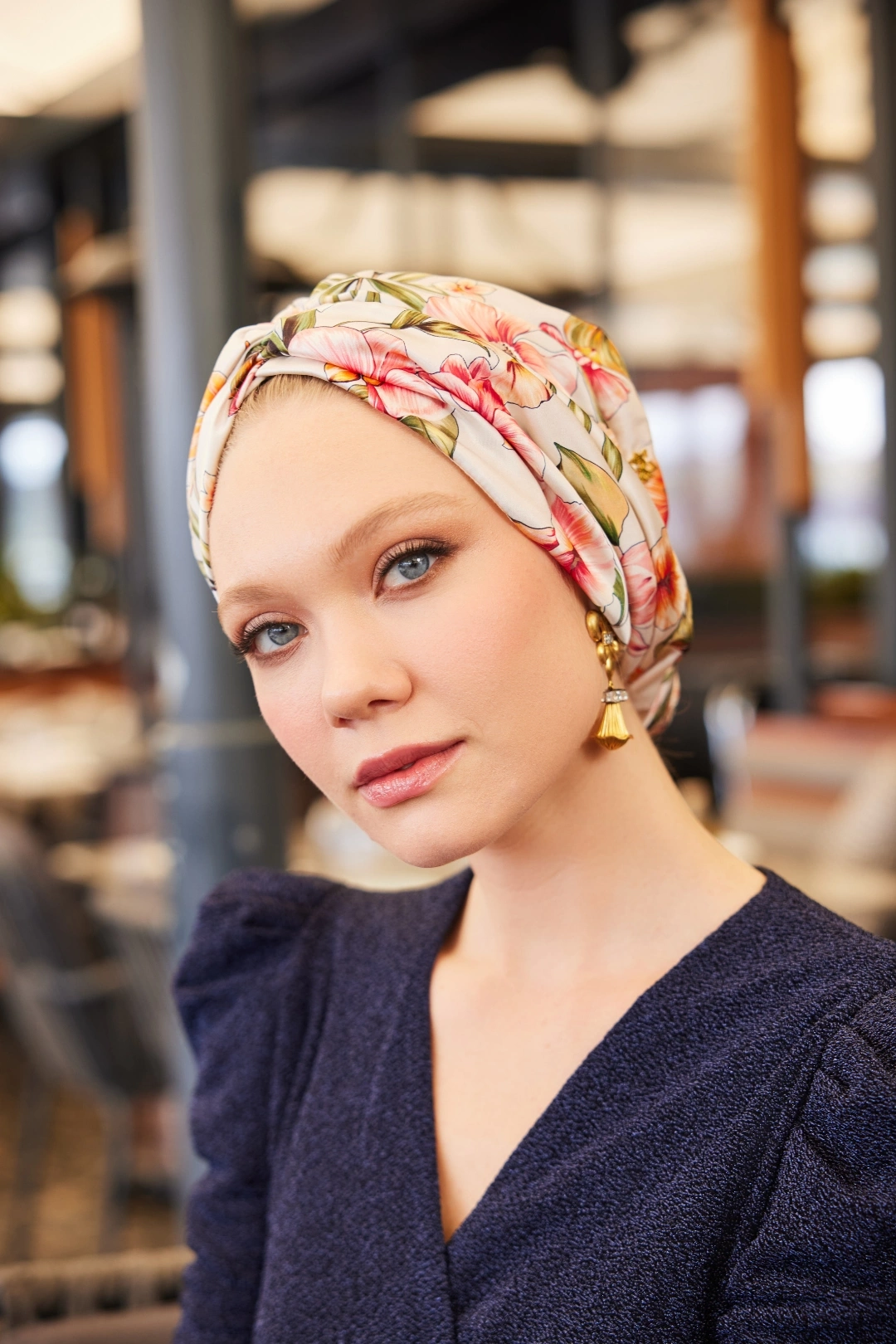 Çiçekli Dolgulu İpek Bone