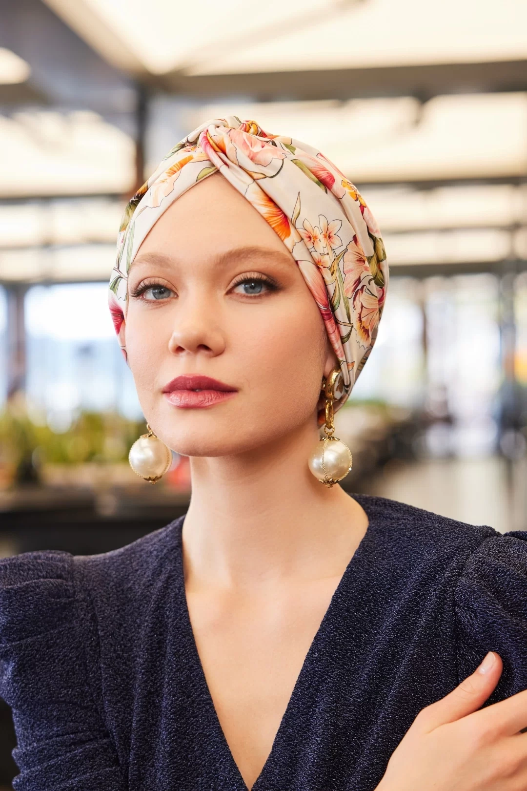 Шелковая шляпка без наполнителя с цветочным узором