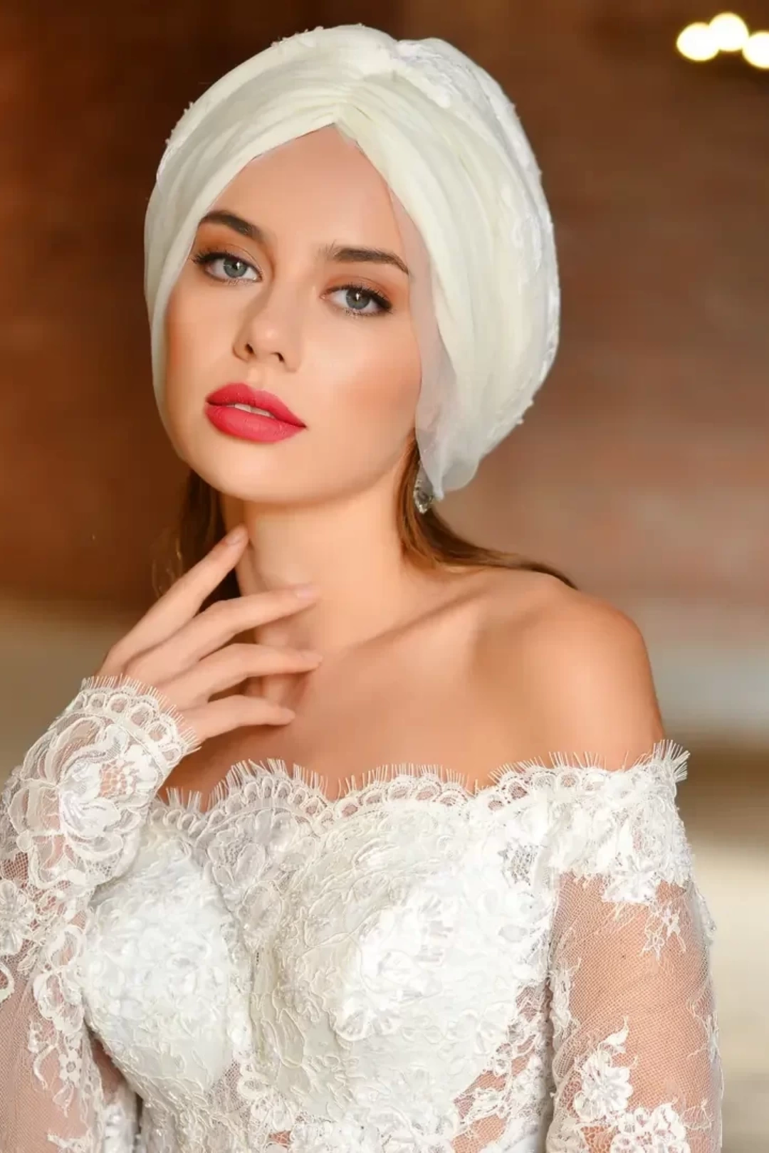 Dantelli Dolgulu Hesya Gelinlik Bonesi