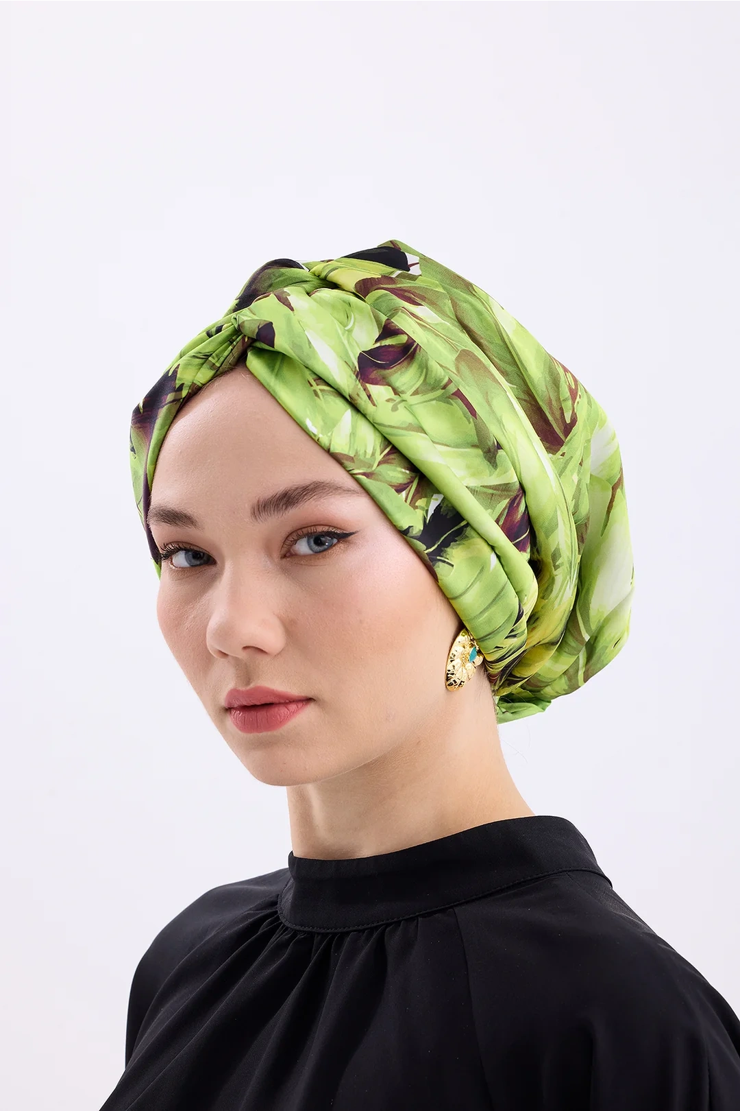 غطاء رأس محشو بالحرير بلون أوراق الهافانا الخضراء