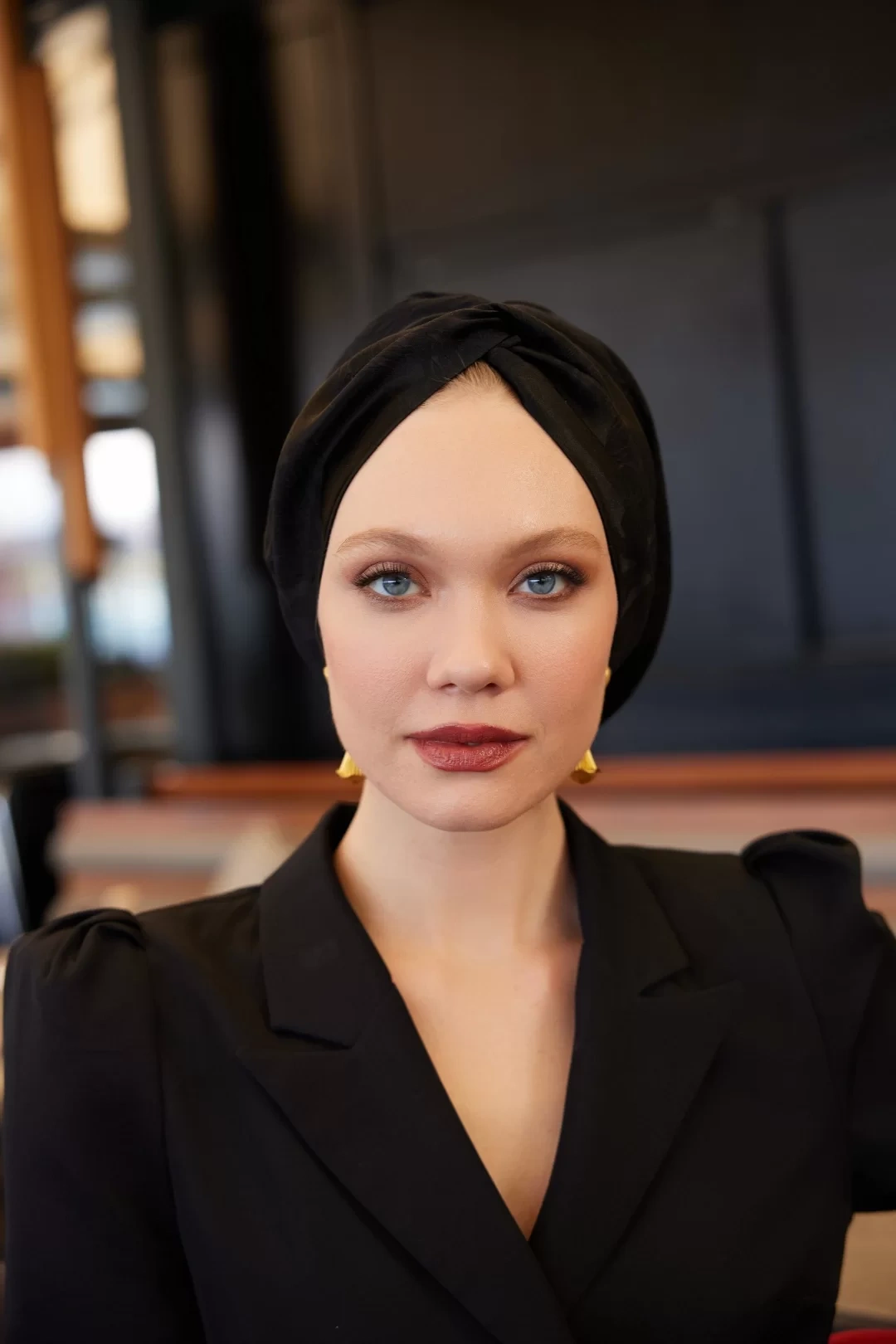 Jakarlı İpek Siyah Dolgulu Bone