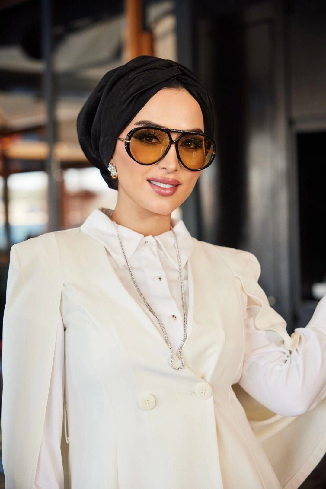 غطاء رأس من الحرير الجاكار الأسود المحشو