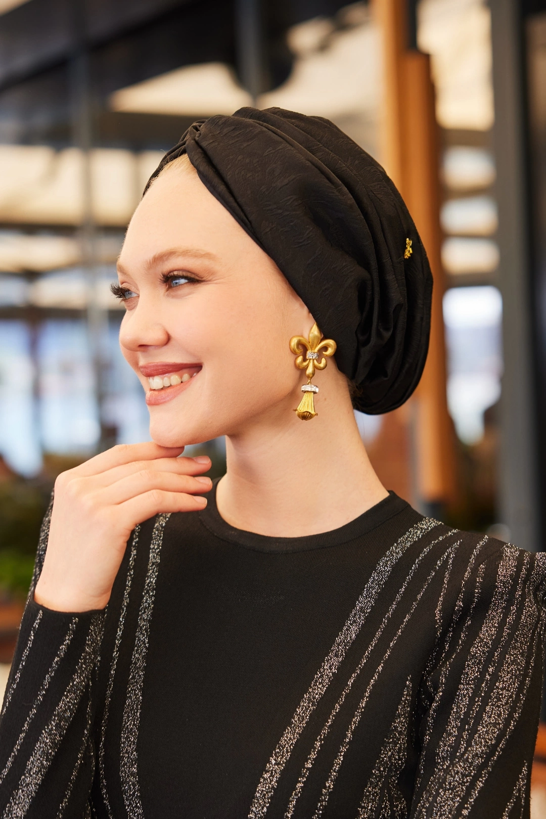 Жаккардовый шелковый черный ненаполненный чепчик