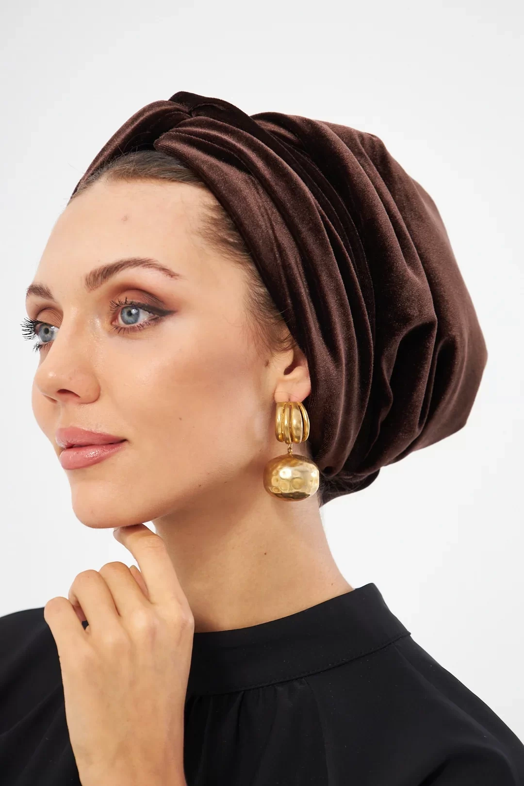 Cuffia imbottita in velluto intrecciato marrone