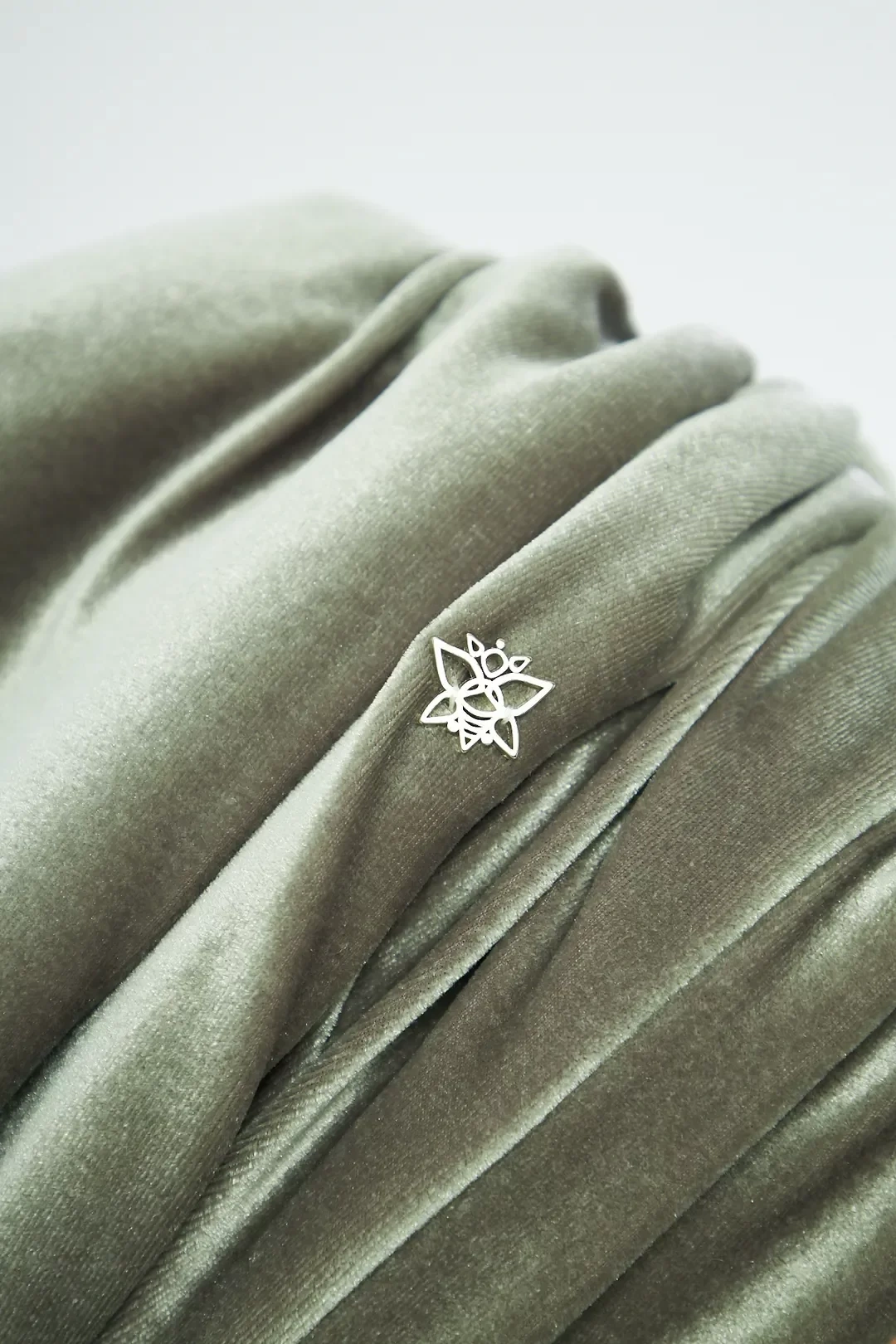 Cuffia imbottita in velluto intrecciato visone