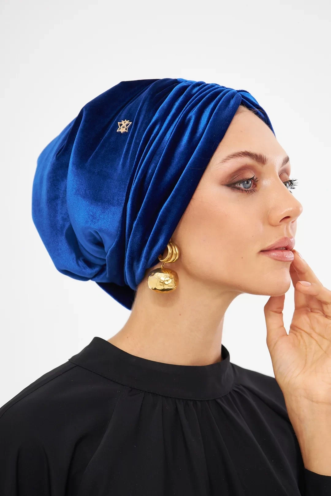 Бархатный драпированный мягкий чепчик Parliament Blue