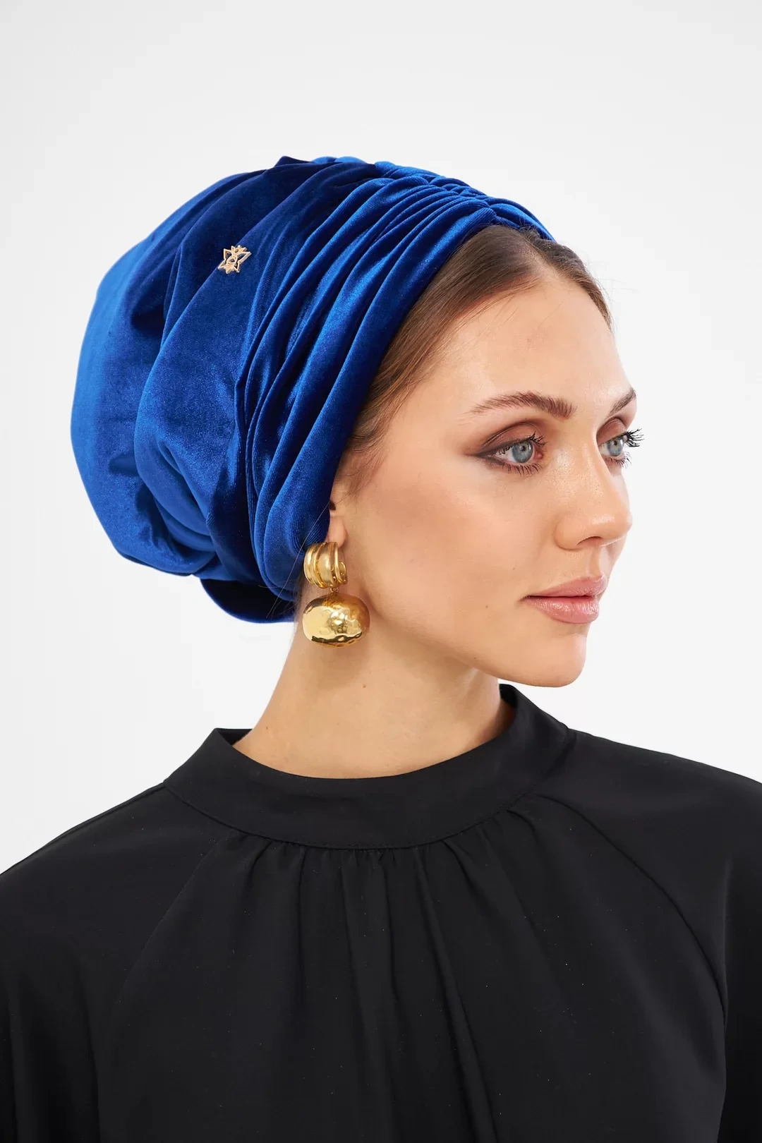 Бархатный драпированный мягкий чепчик Parliament Blue