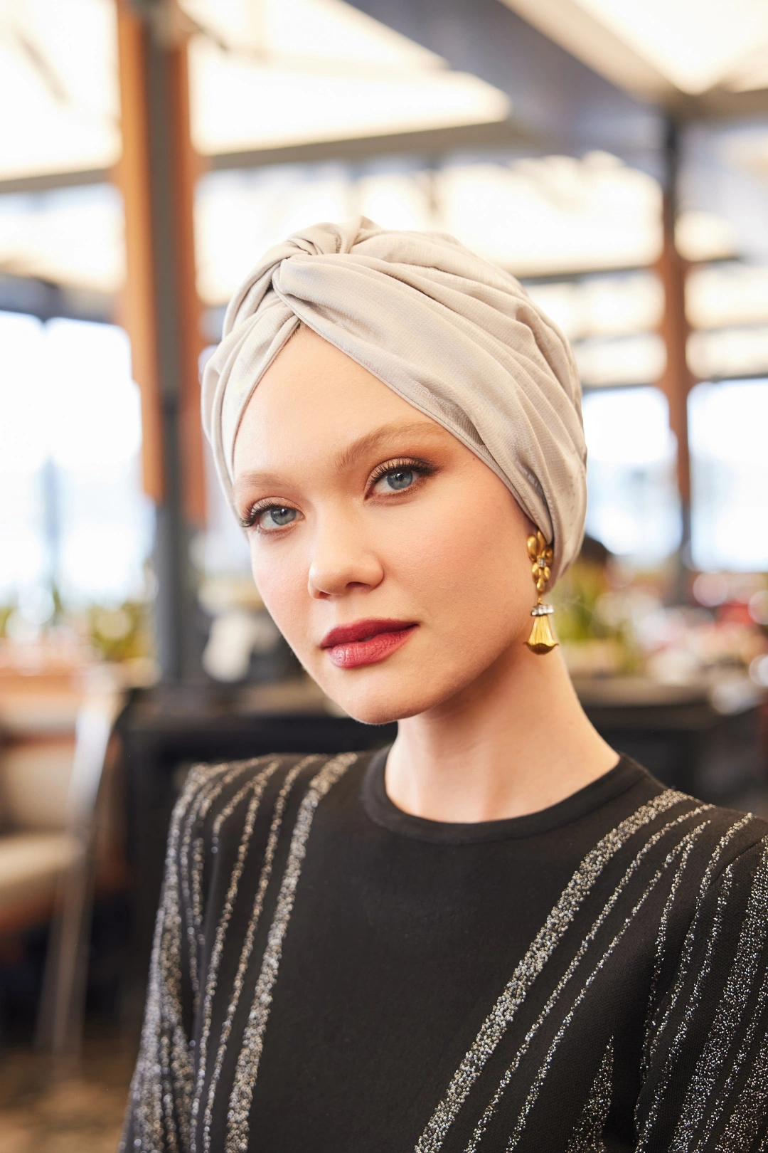 Kare Jakarlı Gümüş İpek Dolgusuz Bone