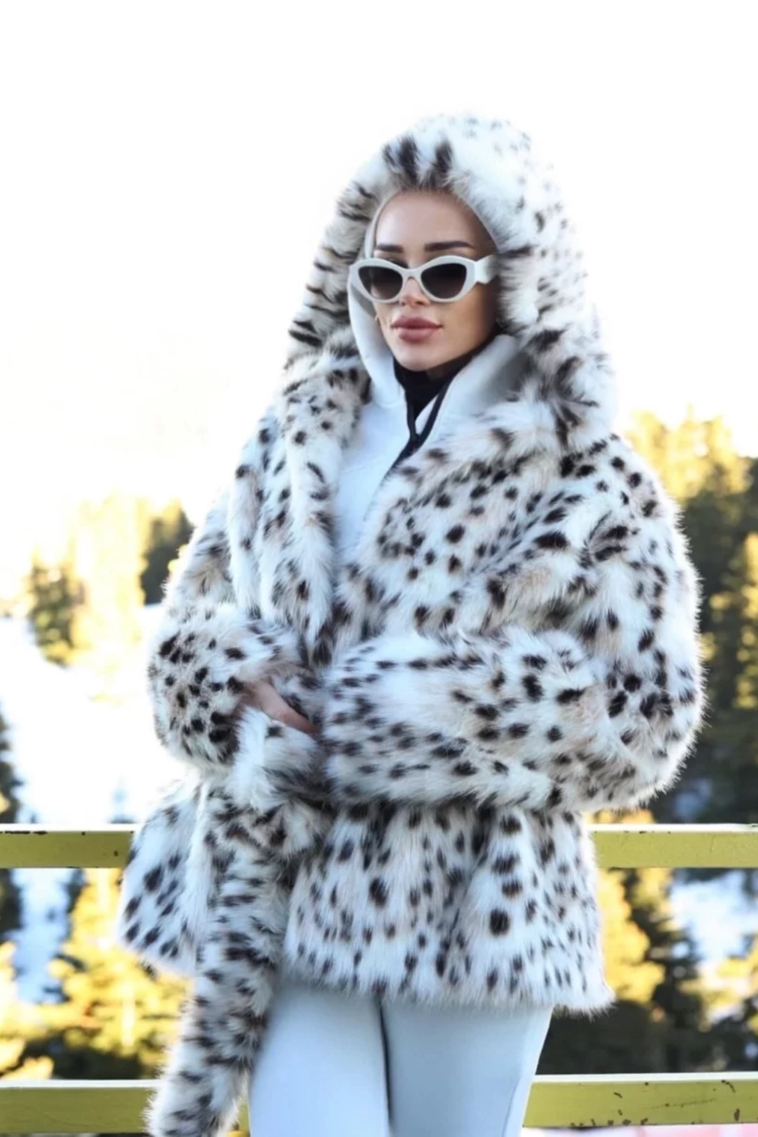 Leopar Peluş Kapişonlu Mont