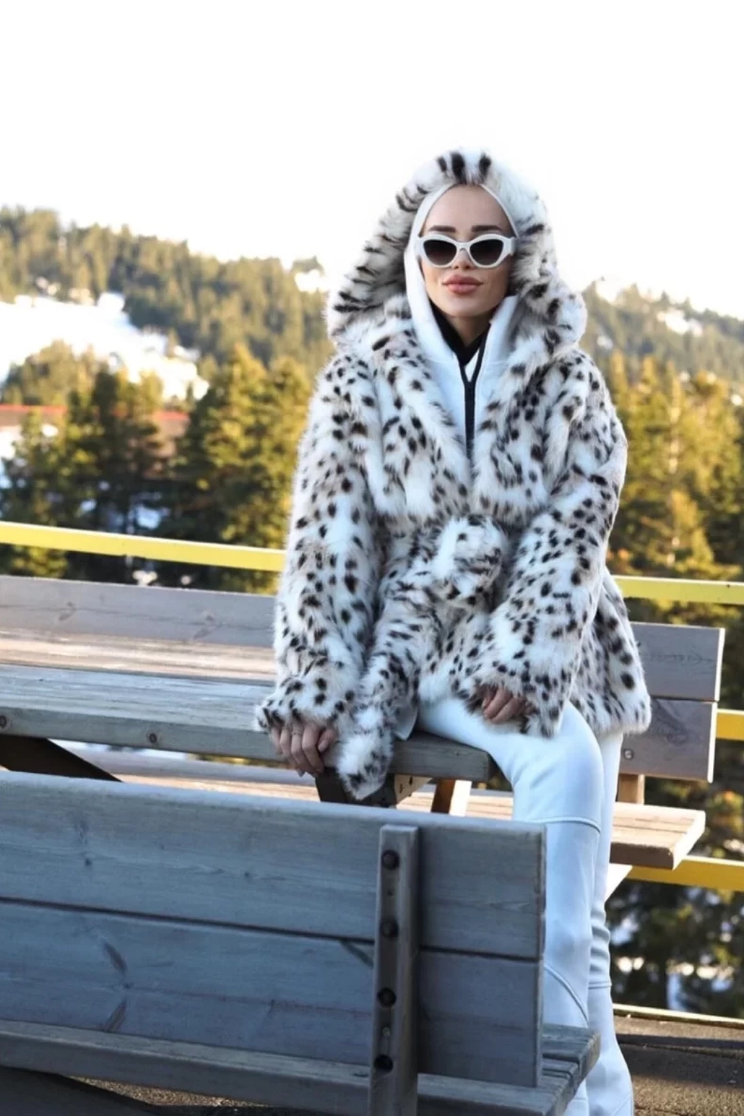 Leopar Peluş Kapişonlu Mont
