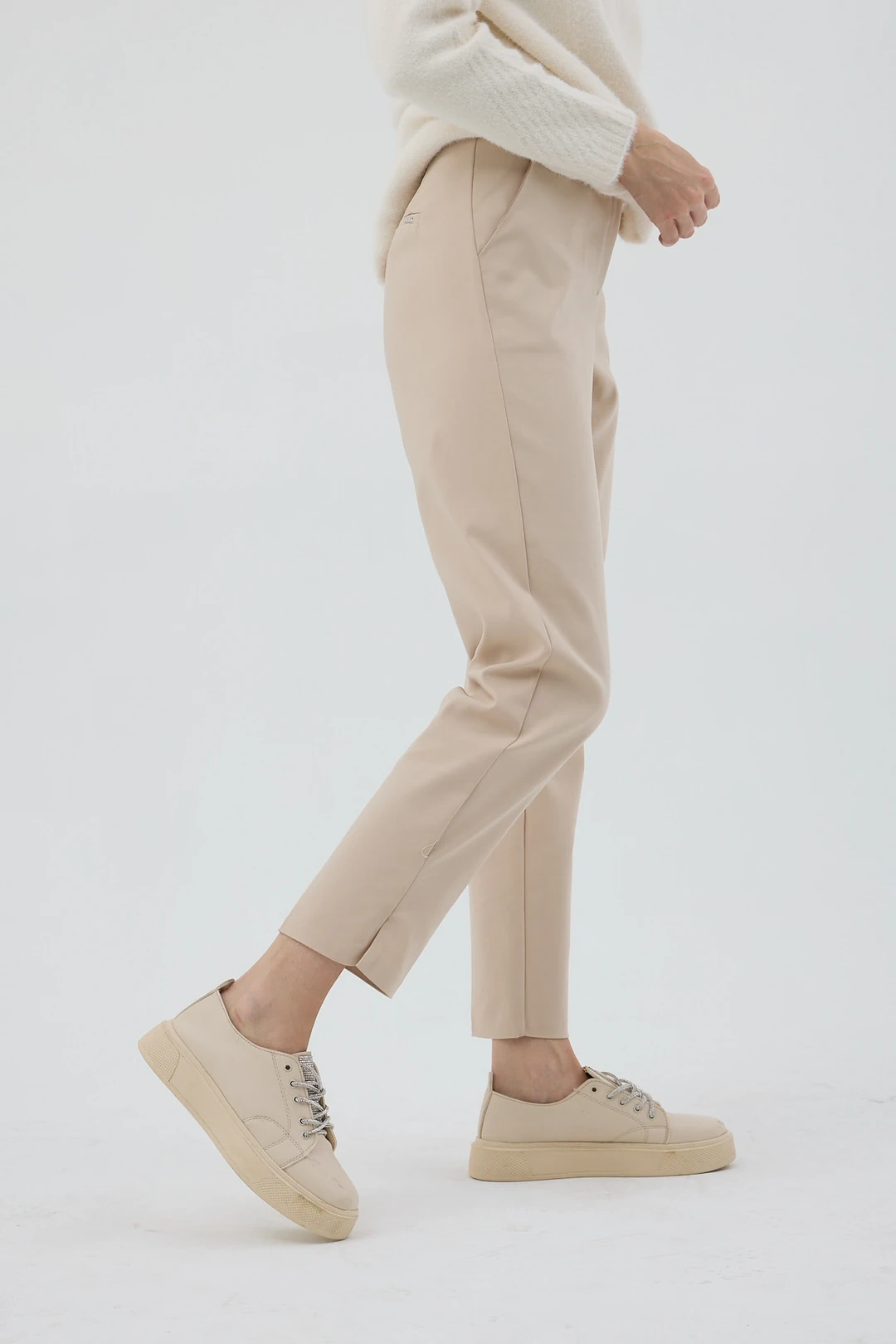 شلوار جیب‌دار نخی لیکرا بژ