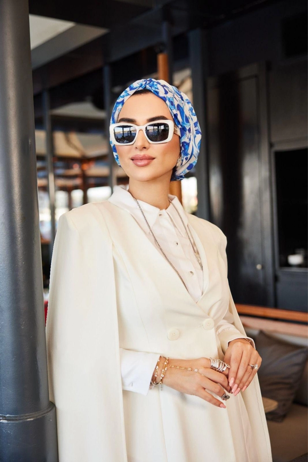 Mavi Beyaz İpek Dolgulu Bone