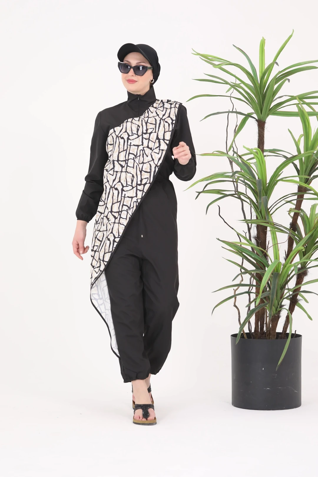 بدلة سباحة أليرلي بنقوش حجر المحيط