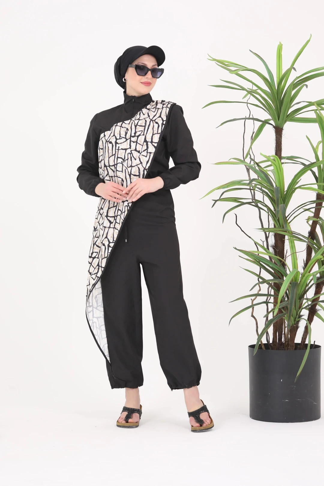 بدلة سباحة أليرلي بنقوش حجر المحيط