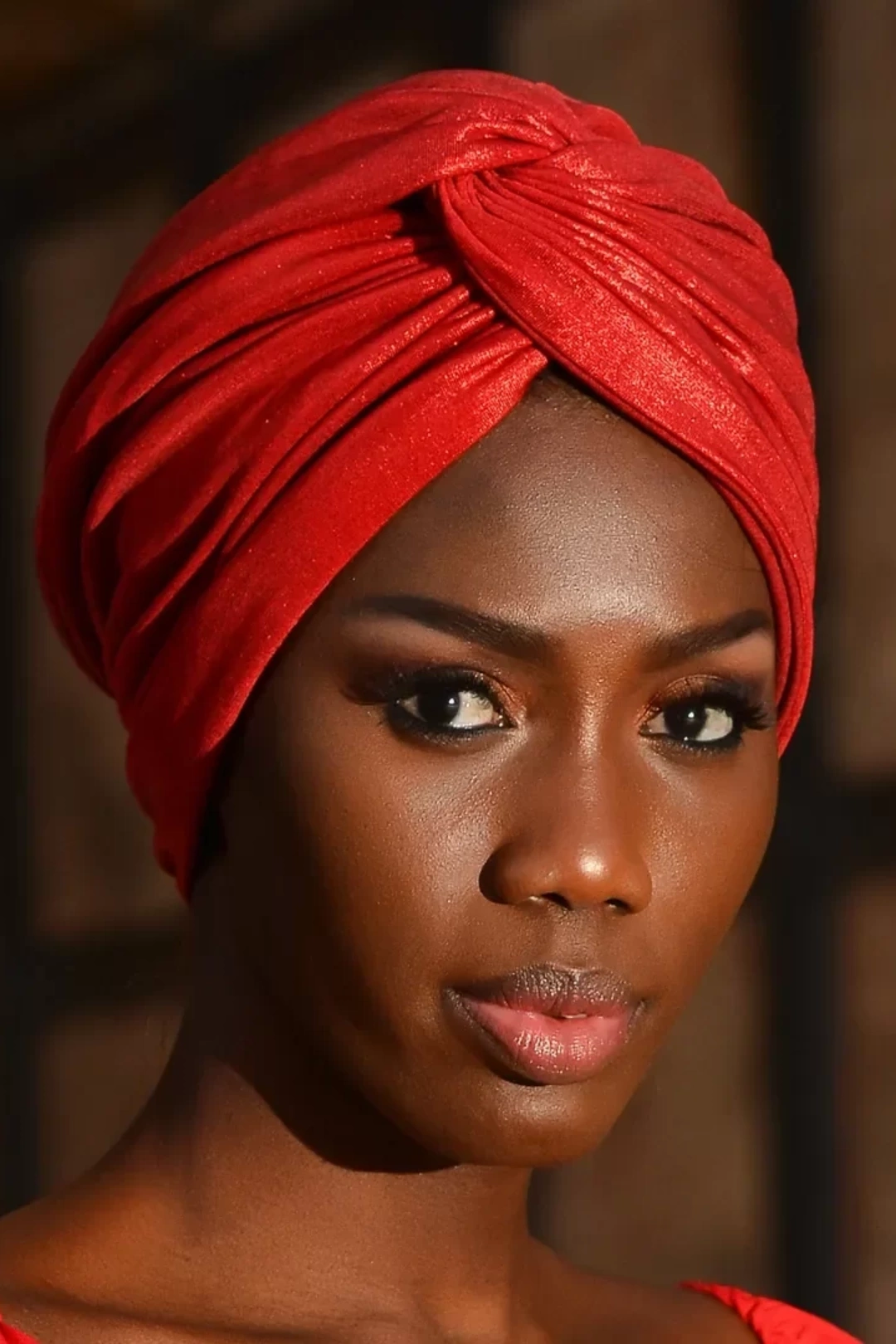 Перламутровый ненаполненный капот красный