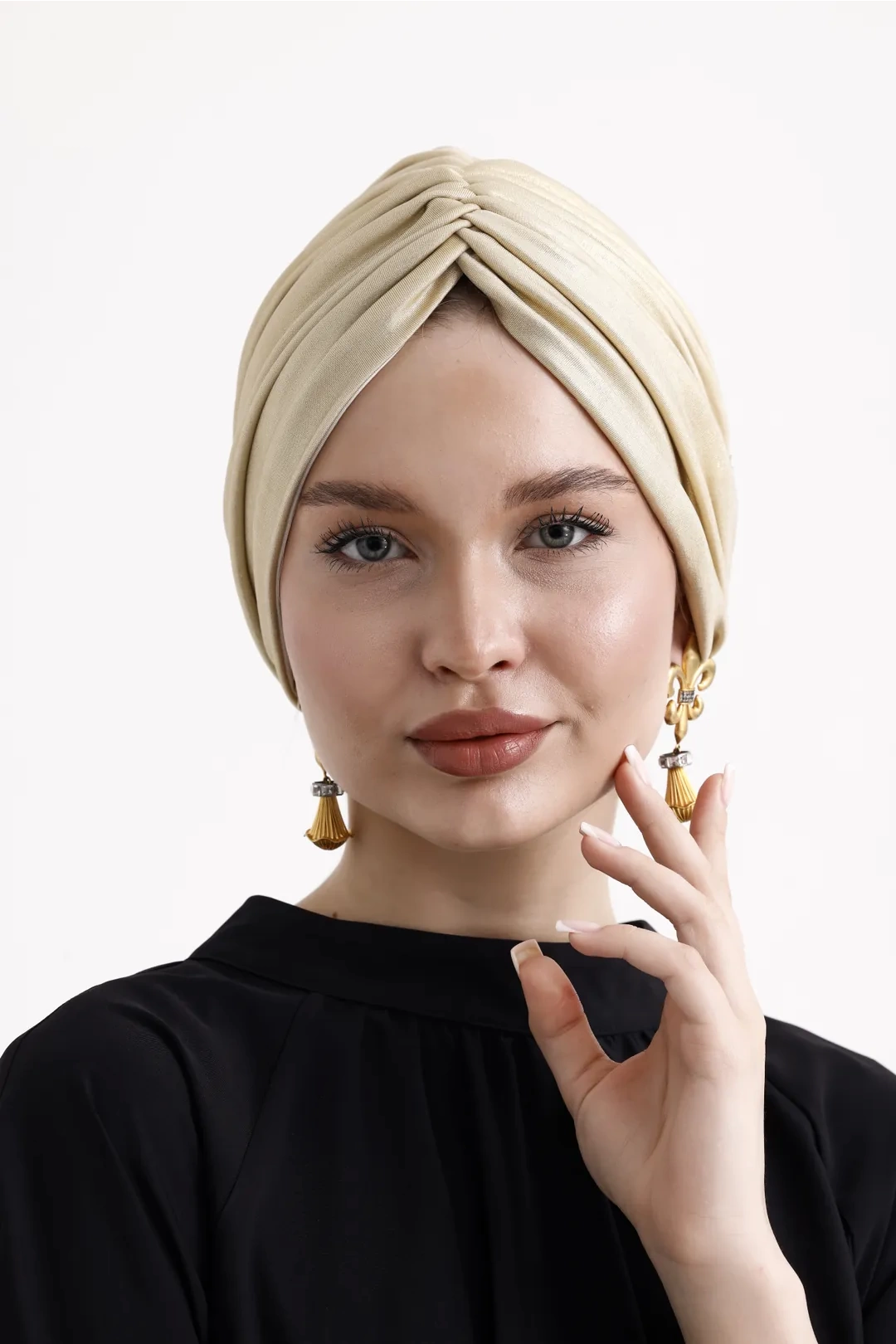 Sedef Dolgusuz Bone Gold