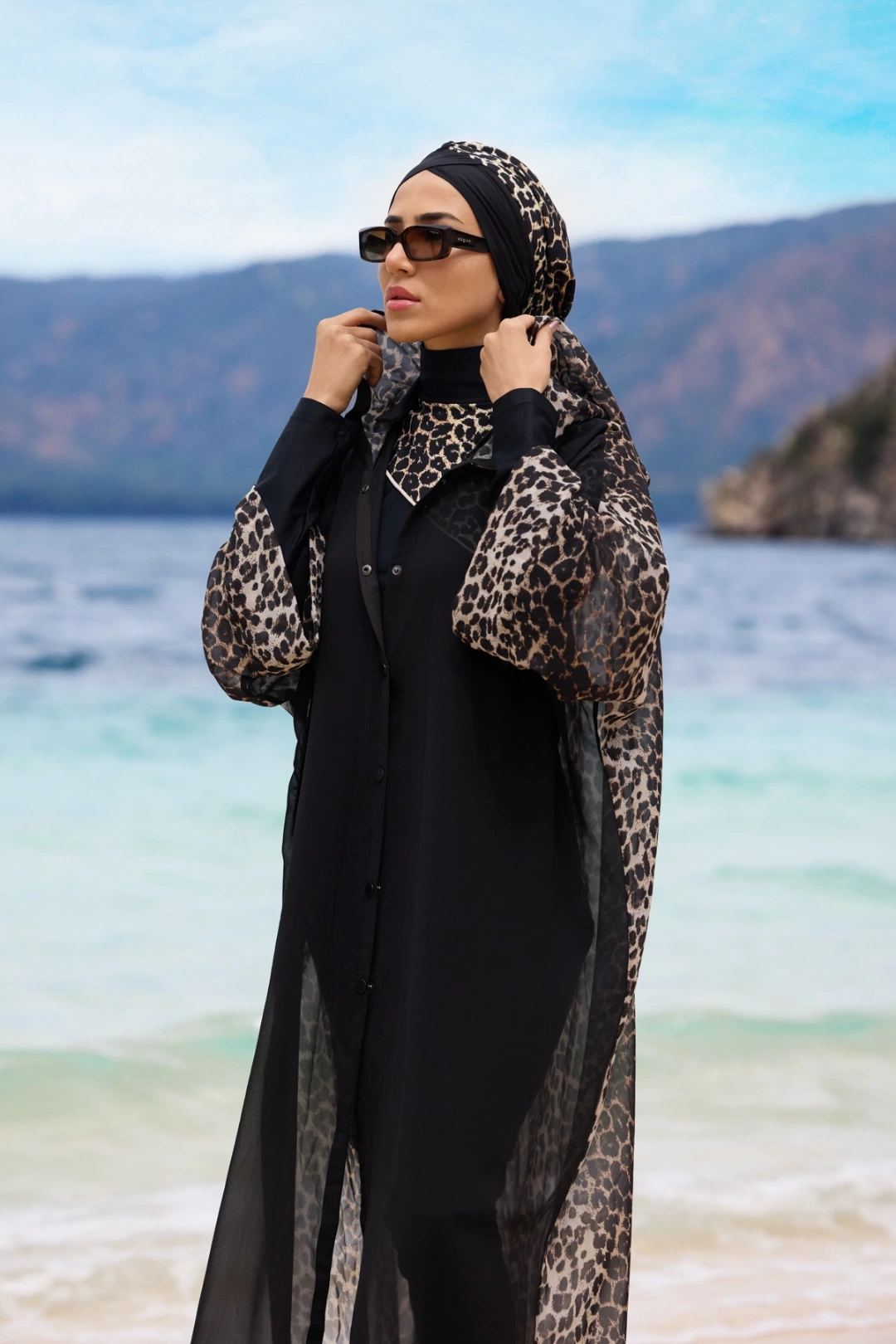 Sırtı Leopar Önü Siyah Çıtçıtlı Pareo