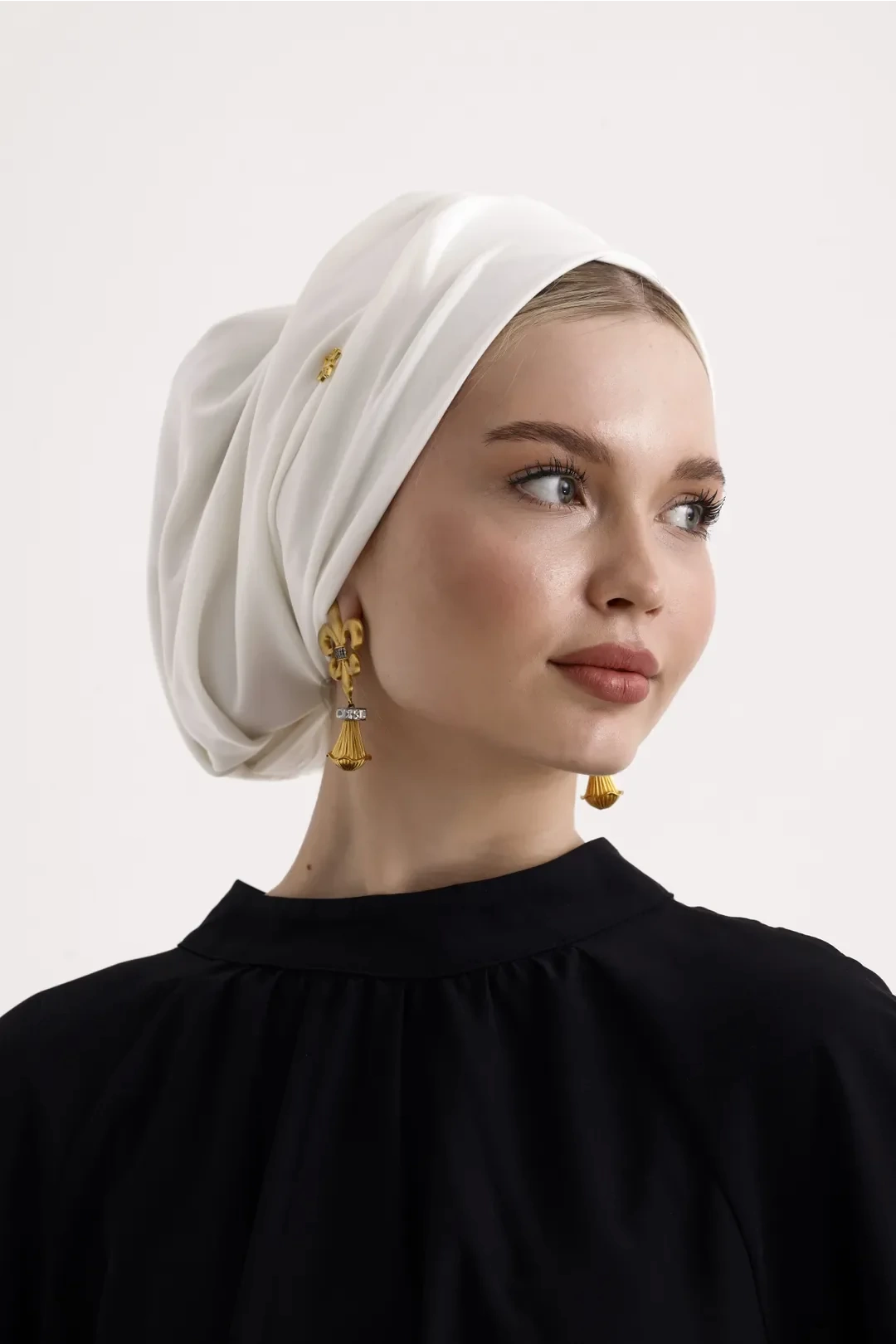 Sisre Front Cross Unfilled Daily Bonnet Белый