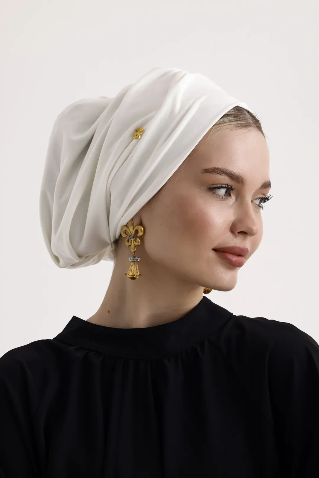 Sisre Önü Çapraz Dolgusuz Günlük Bone Beyaz