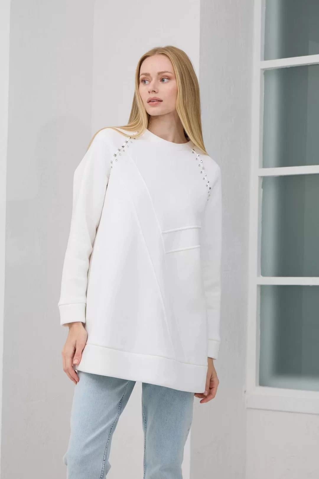Taş Detaylı Parçalı Sweatshirt Ekru