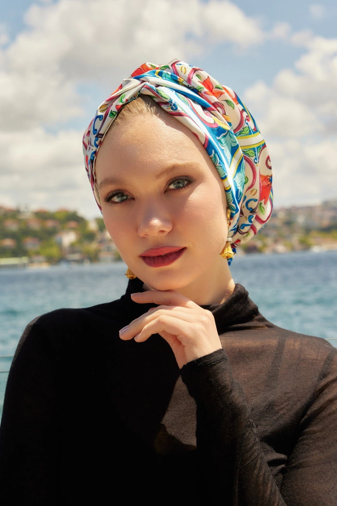 Turuncu Mavi İpek Dolgulu Bone