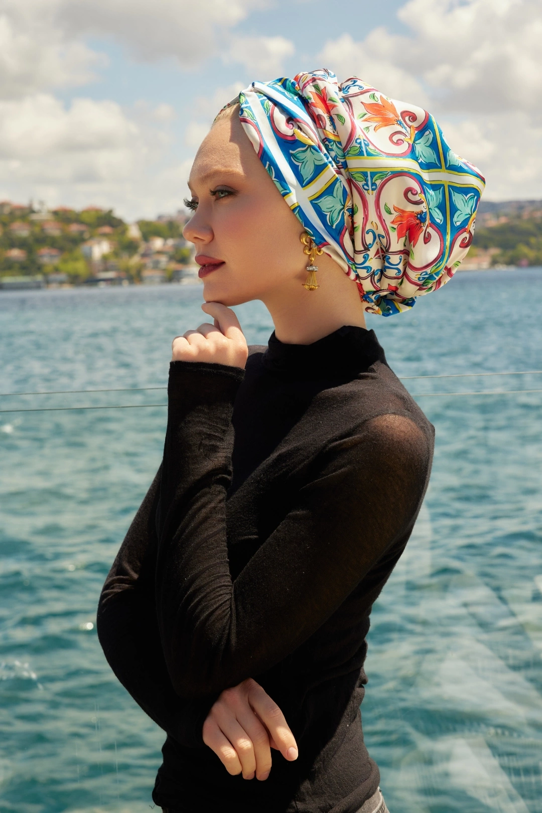 Turuncu Mavi İpek Dolgulu Bone