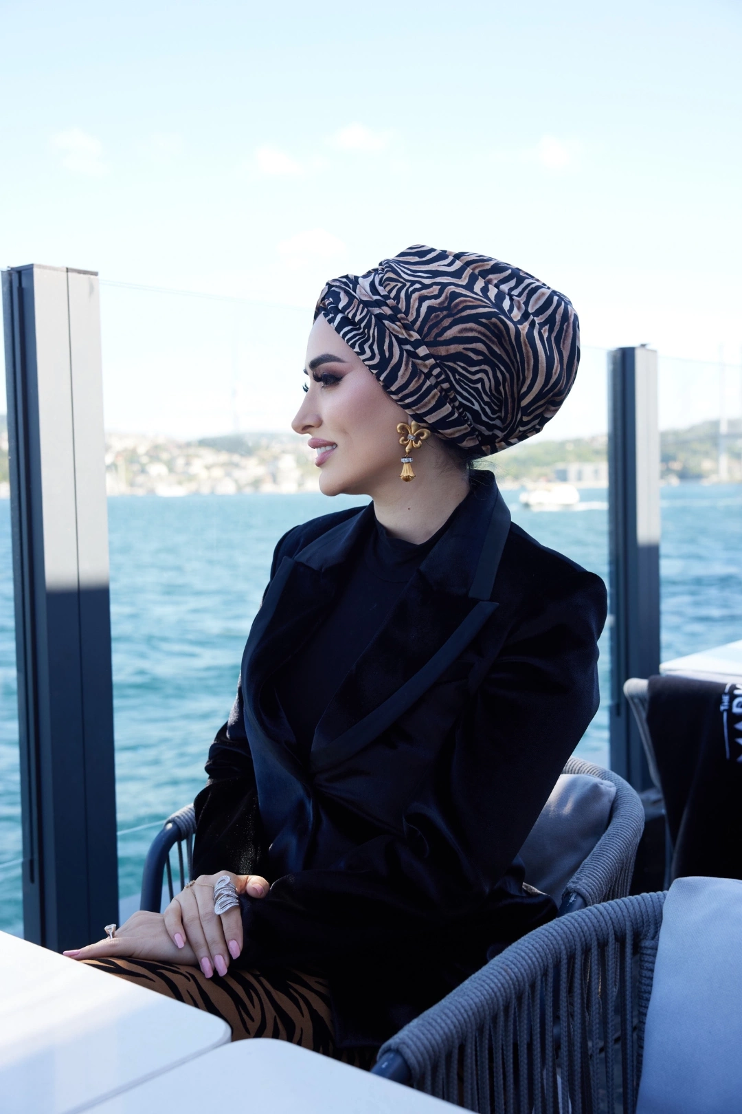 کاپوت پر شده با ابریشم زبرا