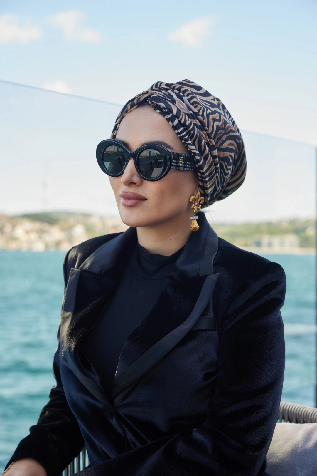 کاپوت پر شده با ابریشم زبرا