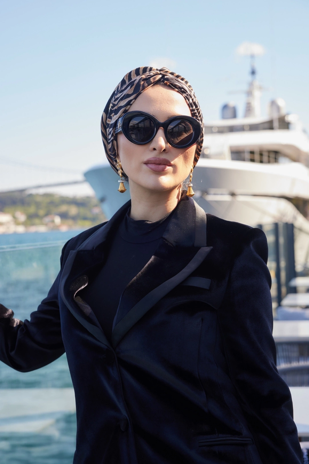 کاپوت پر شده با ابریشم زبرا