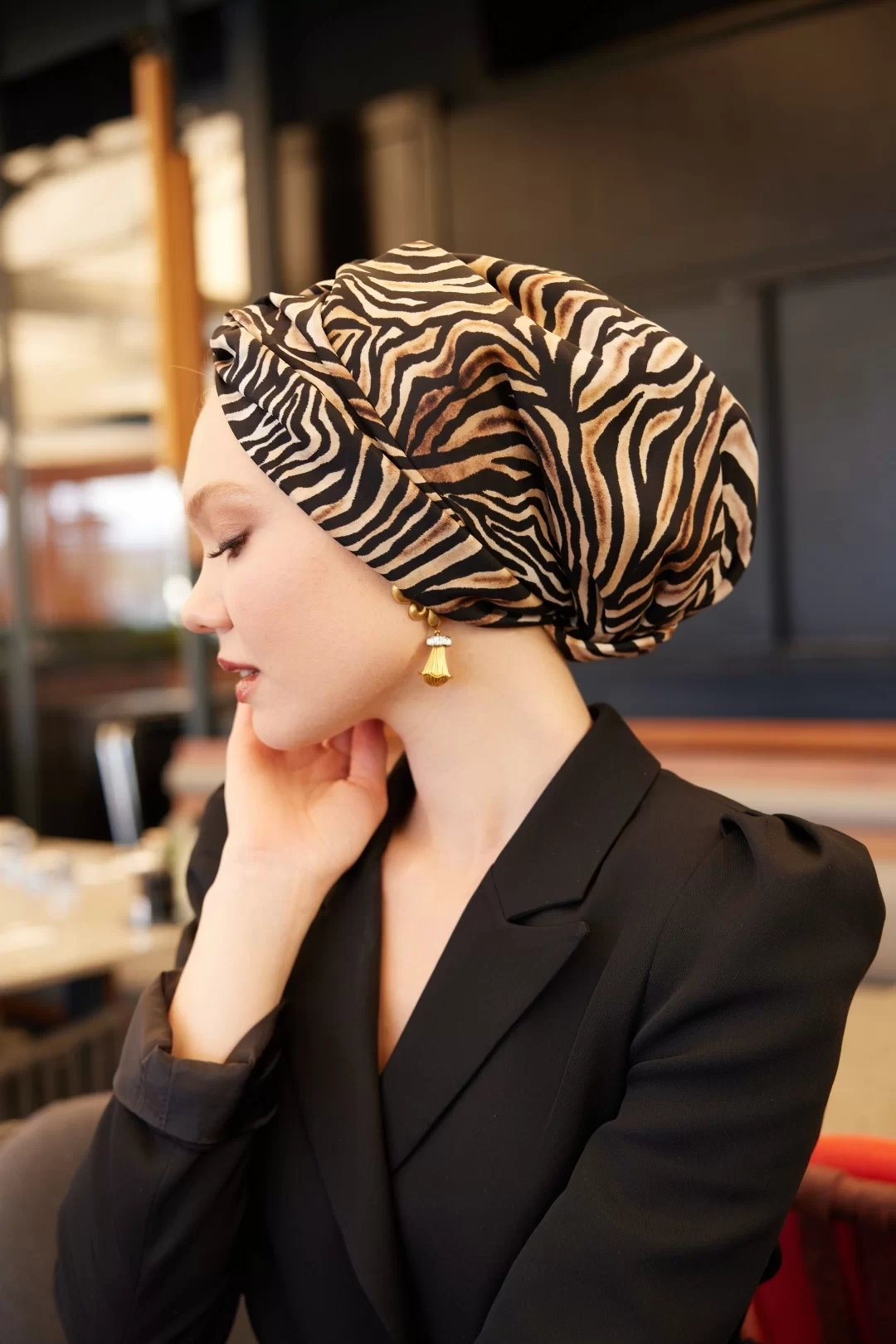 کاپوت پر شده با ابریشم زبرا