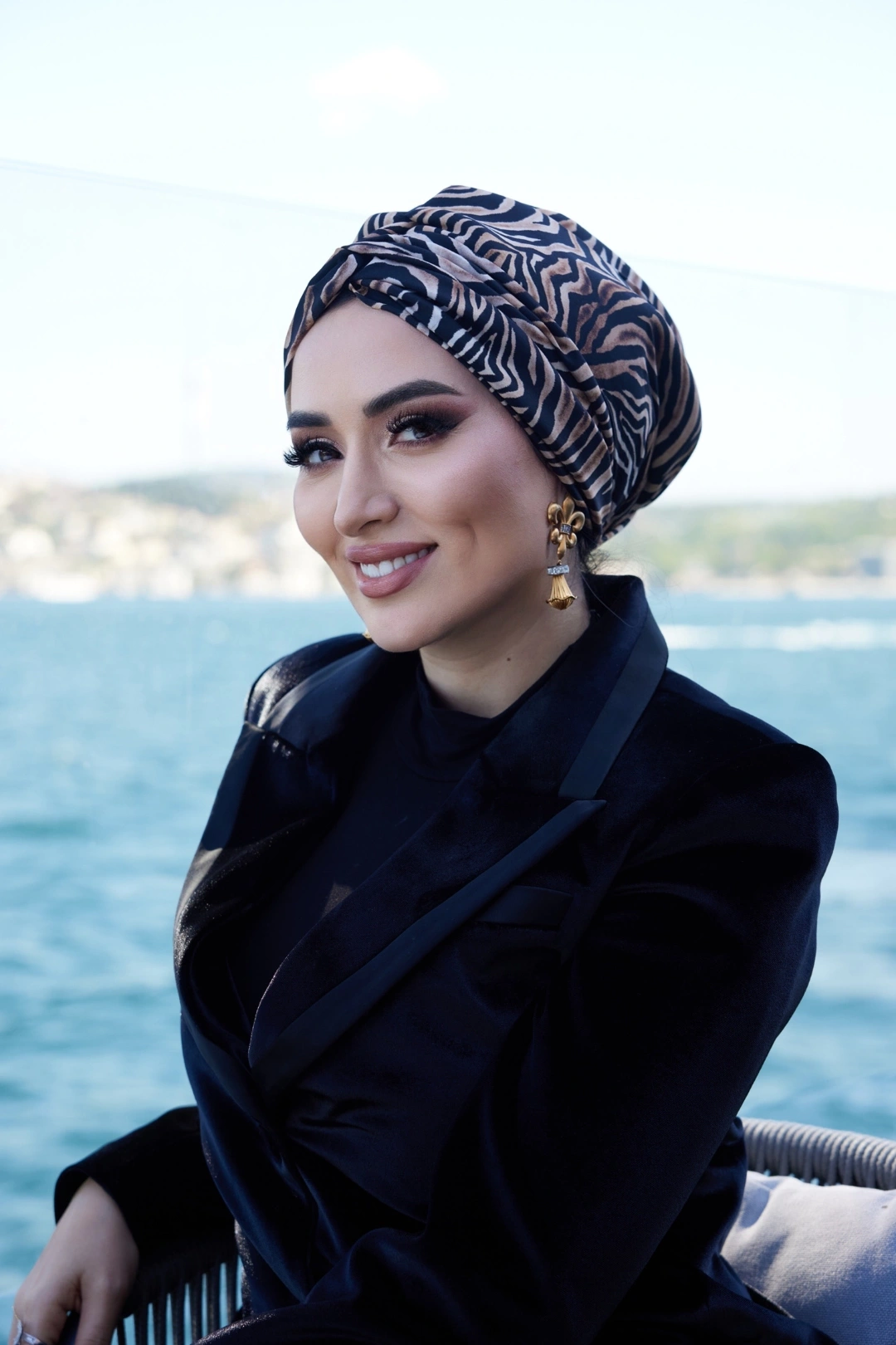 کاپوت پر شده با ابریشم زبرا