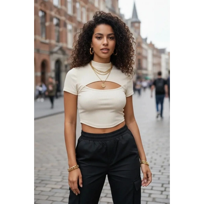 Giyim Kadın Ekru Zarif Cut-out Detaylı Premium Crop Top Bluz