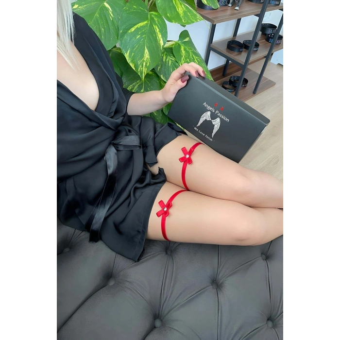 Giyim Kırmızı Çiçek Detaylı Bacak Bandı