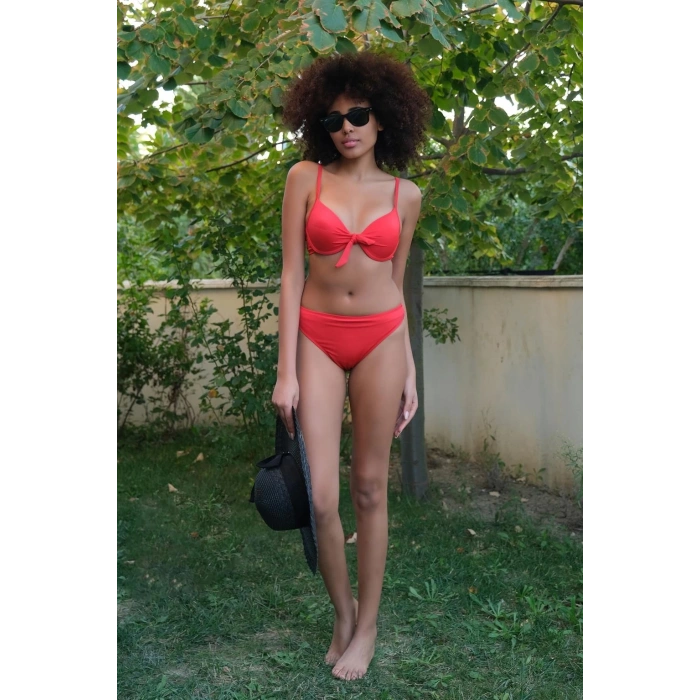 Kadın Destekli Fiyonklu Alt Üst Kırmızı Bikini Takım