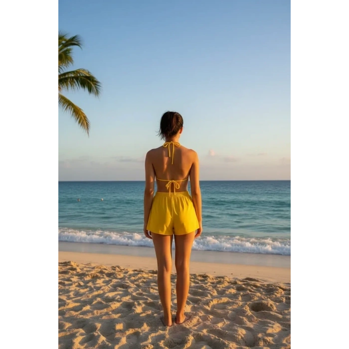 Sarı Şortlu Bağlamalı Bikini Takımı Üçgen Kesim Ayarlanabilir Esnek Kumaş Kadın Mayo Seti