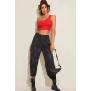 Giyim Kadın Kırmızı Fit Görünümlü Tek Omuz Crop Top Büstiyer