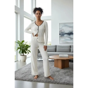 Giyim Kadın Beyaz V Yaka Düğmeli Örme Kumaş Rahat Pijama Takımı