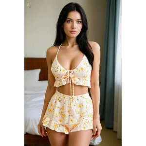 Giyim Kadın Ekru Çiçek Desenli Askılı Şortlu Pijama Takımı Rahat Şık 2’li Set