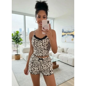 Giyim Kadın Leopar Desenli Zarif Şortlu Pijama Takımı Özel Tasarım